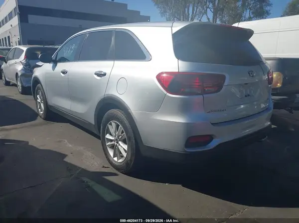5XYPG4A54KG450825 — 2019 Kia Sorento, фото 3 с аукциона IAAI, Передняя часть справа