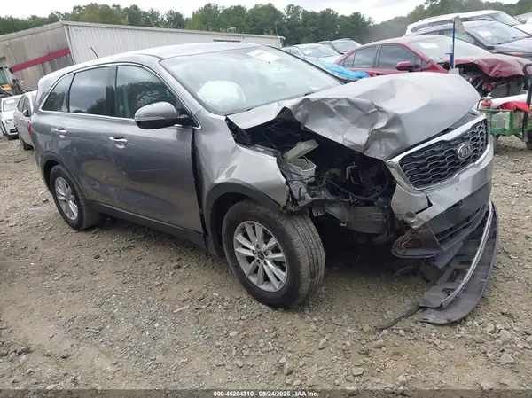 5XYPG4A32KG473177 — 2019 Kia Sorento, Передняя часть (Front End), фото до ремонта