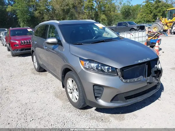 5XYPG4A55KG499371 — 2019 Kia Sorento, Передняя часть (Front End), фото до ремонта