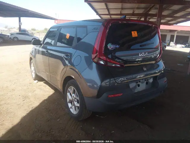 KNDJ23AU3N7813736 — 2022 Kia SOUL LX, фото 3 с аукциона IAAI 13.10.2026, Передняя часть справа