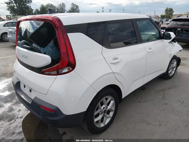 KNDJ23AU6N7830336 — 2022 Kia SOUL LX, фото 4 с аукциона IAAI 14.10.2026, Передняя часть справа
