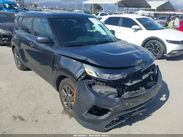 KNDJ23AU1M7795428 — 2021 Kia SOUL S, Передняя часть (Front End), фото до ремонта
