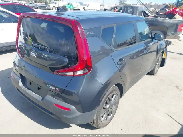 KNDJ23AU1M7795428 — 2021 Kia SOUL S, фото 4 с аукциона IAAI 30.09.2026, Передняя часть