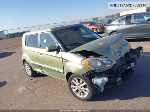 KNDJT2A5XD7558310 — 2013 Kia Soul, Передняя часть, фото до ремонта