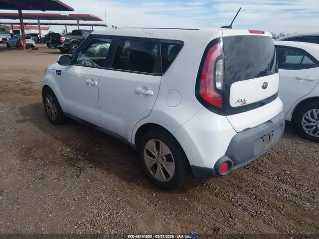 KNDJN2A24F7153126 — 2015 Kia Soul, фото 3 с аукциона IAAI 29.09.2026, Естественный износ