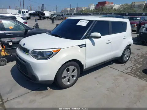 2016 KIA Soul VIN KNDJN2A23G7356493 фото 2