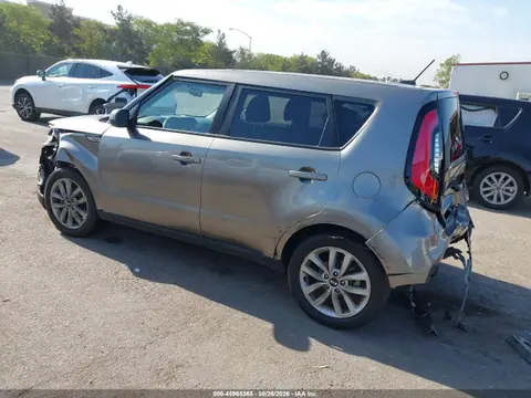 2018 KIA SOUL + VIN KNDJP3A50J7579558 фото 3