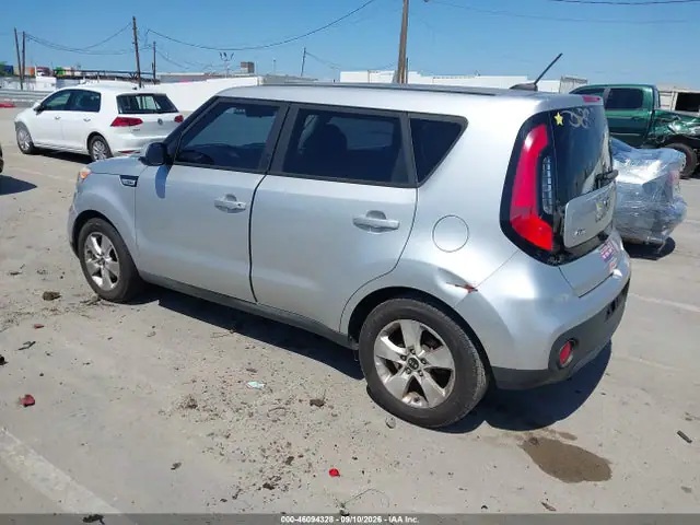 KNDJN2A23J7546401 — 2018 Kia Soul, фото 3 с аукциона IAAI 30.09.2026, Естественный износ