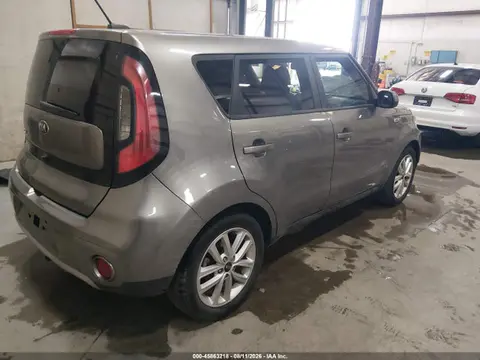2019 KIA SOUL + VIN KNDJP3A5XK7651982 фото 4