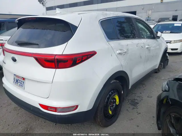 KNDPM3AC8J7402211 — 2018 Kia Sportage LX, фото 4 с аукциона IAAI 30.09.2026, Вандализм