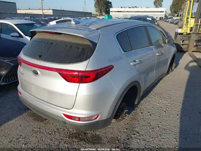 KNDPM3AC8J7387760 — 2018 Kia Sportage LX, фото 4 с аукциона IAAI 30.09.2026, Вандализм