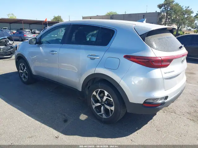 KNDPMCAC5L7689381 — 2020 Kia Sportage LX, фото 3 с аукциона IAAI 14.10.2026, Правый бок