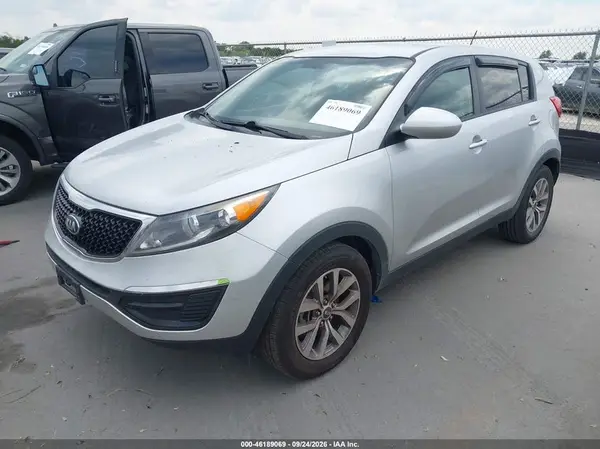 KNDPB3AC8G7866887 — 2016 Kia Sportage, фото 2 с аукциона IAAI 01.10.2026, Естественный износ