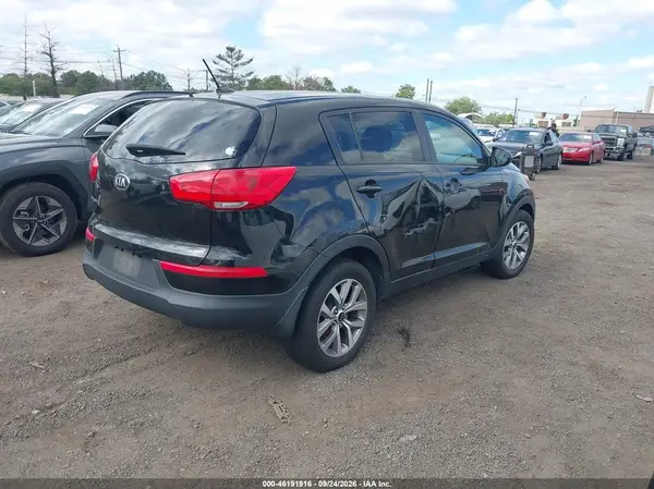 KNDPB3AC1G7821399 — 2016 Kia Sportage, фото 4 с аукциона IAAI 06.10.2026, Естественный износ