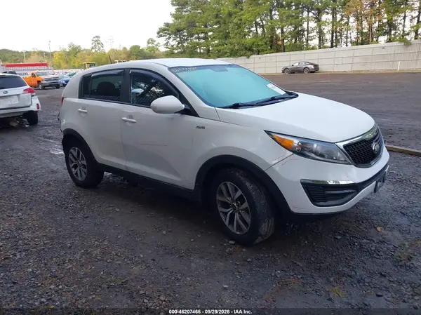 KNDPBCAC4G7880589 — 2016 Kia Sportage, Передняя и задняя части (Front & Rear), фото до ремонта