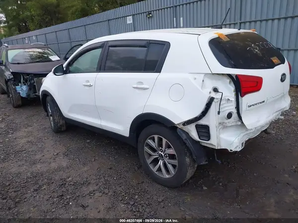 KNDPBCAC4G7880589 — 2016 Kia Sportage, фото 3 с аукциона IAAI, Передняя и задняя части