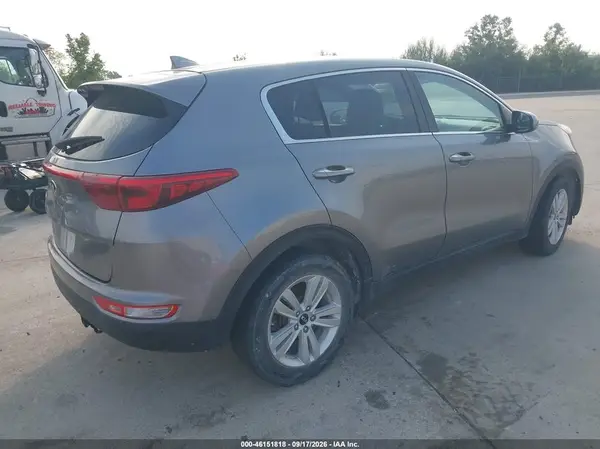 KNDPM3AC8H7167349 — 2017 Kia Sportage, фото 4 с аукциона IAAI 14.10.2026, Естественный износ