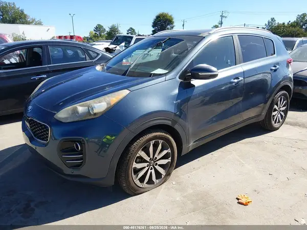 KNDPNCAC5H7145659 — 2017 Kia Sportage, фото 2 с аукциона IAAI, Передняя часть слева