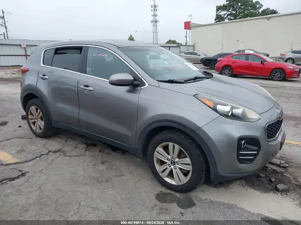 KNDPMCAC8H7042271 — 2017 Kia Sportage, Левый бок (Left Side), фото до ремонта