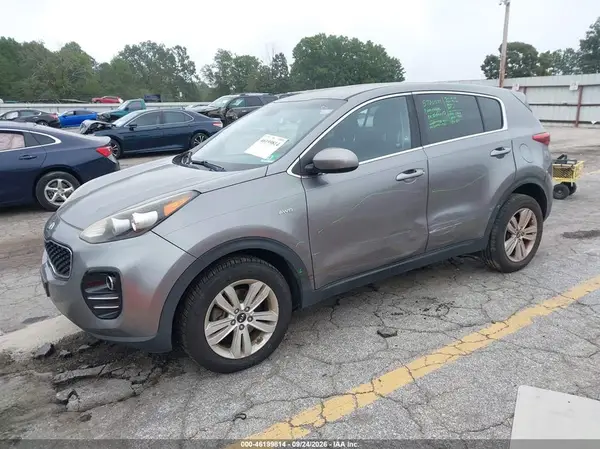 KNDPMCAC8H7042271 — 2017 Kia Sportage, фото 2 с аукциона IAAI, Левый бок