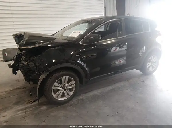 KNDPMCAC9H7131556 — 2017 Kia Sportage, фото 2 с аукциона IAAI, Передняя часть