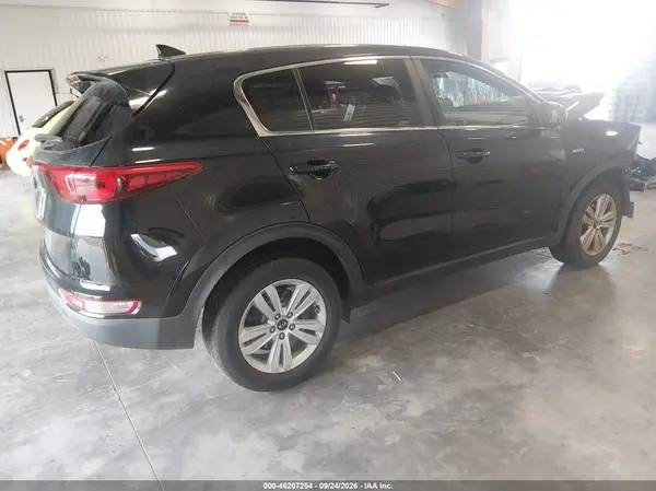 KNDPMCAC9H7131556 — 2017 Kia Sportage, фото 4 с аукциона IAAI, Передняя часть