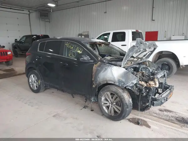KNDPMCAC7H7238685 — 2017 Kia Sportage, Повреждения со всех сторон (All Over), фото до ремонта