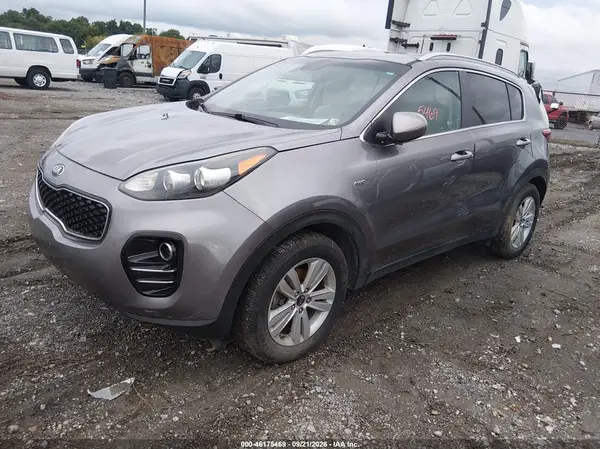 KNDPMCAC0J7353019 — 2018 Kia Sportage, фото 2 с аукциона IAAI 30.09.2026, Естественный износ