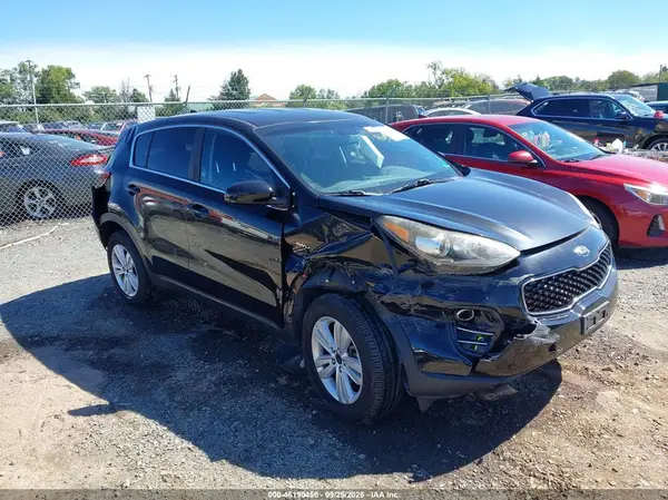 KNDPMCAC6J7310742 — 2018 Kia Sportage, Повреждения со всех сторон (All Over), фото до ремонта