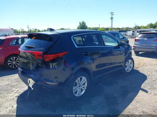 KNDPMCAC6J7310742 — 2018 Kia Sportage, фото 4 с аукциона IAAI, Повреждения со всех сторон