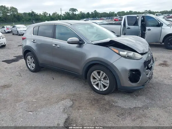 KNDPM3AC8J7334041 — 2018 Kia Sportage, Передняя часть (Front End), фото до ремонта