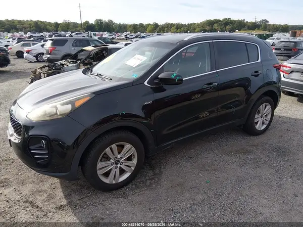 KNDPMCAC8J7391811 — 2018 Kia Sportage, фото 2 с аукциона IAAI, Левый бок
