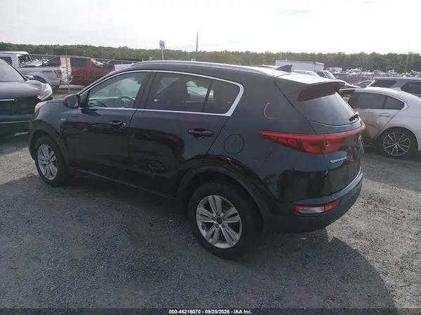 KNDPMCAC8J7391811 — 2018 Kia Sportage, фото 3 с аукциона IAAI, Левый бок