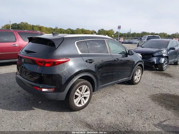 KNDPMCAC8J7391811 — 2018 Kia Sportage, фото 4 с аукциона IAAI, Левый бок