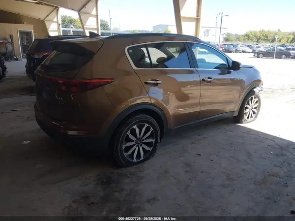 KNDPNCAC2J7350765 — 2018 Kia Sportage, фото 4 с аукциона IAAI, Передняя часть