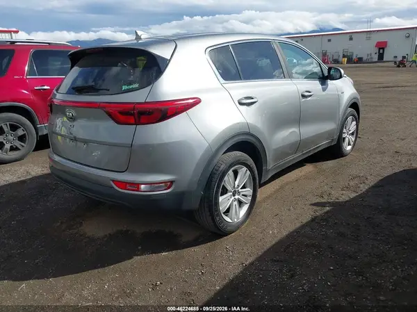 KNDPMCAC6K7616177 — 2019 Kia Sportage, фото 4 с аукциона IAAI 29.09.2026, Естественный износ