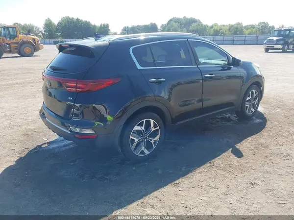 KNDPN3AC3L7718356 — 2020 Kia Sportage, фото 4 с аукциона IAAI 14.10.2026, Задняя часть слева