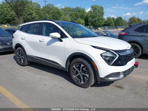 KNDPVCAF7P7098370 — 2023 Kia Sportage, Передняя часть слева (Left Front), фото до ремонта