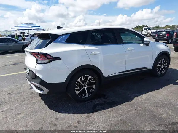 5XYK33DFXRG228031 — 2024 Kia Sportage, фото 4 с аукциона IAAI, Левый бок
