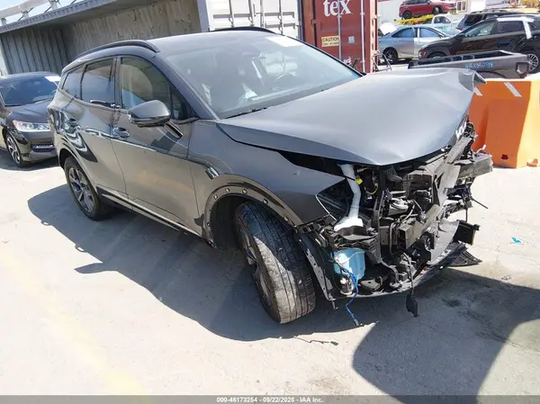 KNDPXCDG9S7197439 — 2025 Kia Sportage, Передняя часть слева (Left Front), фото до ремонта