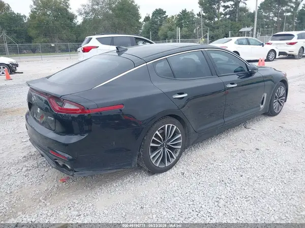 KNAE25LA8J6028321 — 2018 Kia Stinger, фото 4 с аукциона IAAI, Левый бок