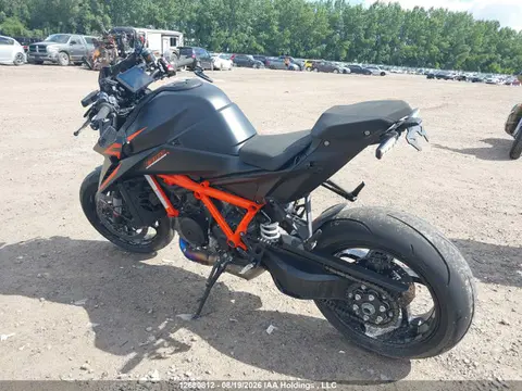 2025 KTM 1290 Super Duke R VIN VBKV39400SM909829 фото 3
