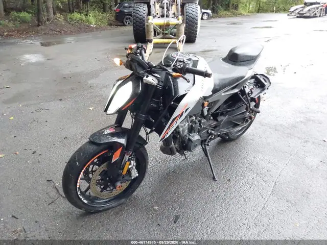 2023 KTM 790 Duke VIN LCETU7400PH700908 фото 2