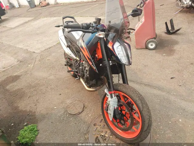 VBKTU9402NM840117 — 2022 KTM 890 Duke R, Передняя часть (Front End), фото до ремонта