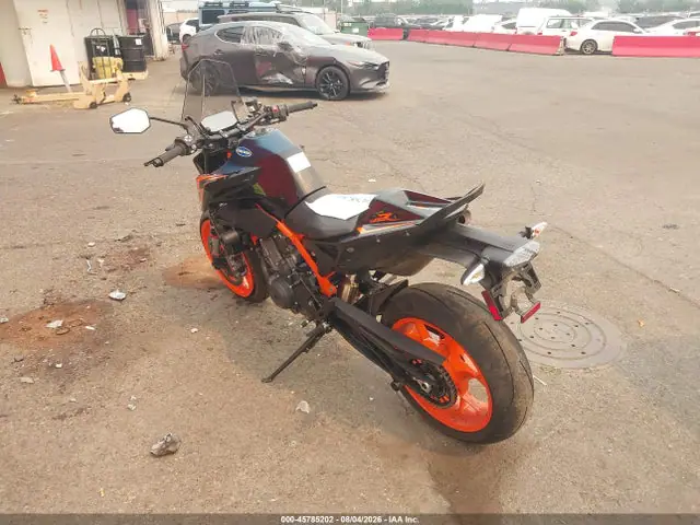 VBKTU9402NM840117 — 2022 KTM 890 Duke R, фото 3 с аукциона IAAI 30.09.2026, Передняя часть