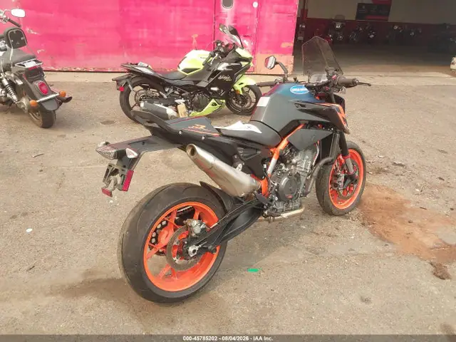 VBKTU9402NM840117 — 2022 KTM 890 Duke R, фото 4 с аукциона IAAI 30.09.2026, Передняя часть