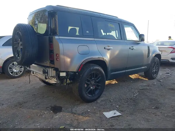 SALEJ7RX3N2096867 — 2022 Land Rover Defender, фото 4 с аукциона IAAI, Задняя часть