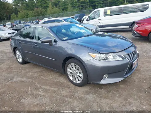 JTHBW1GG5E2040276 — 2014 Lexus ES 300H, Задняя часть слева (Left Rear), фото до ремонта