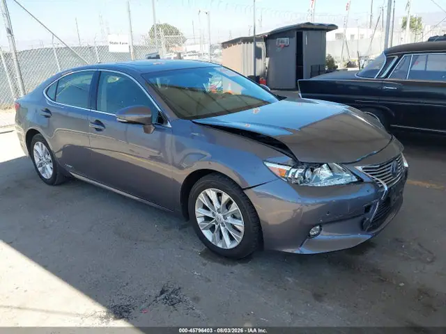 JTHBW1GG4F2091219 — 2015 Lexus ES 300H, Передняя часть (Front End), фото до ремонта
