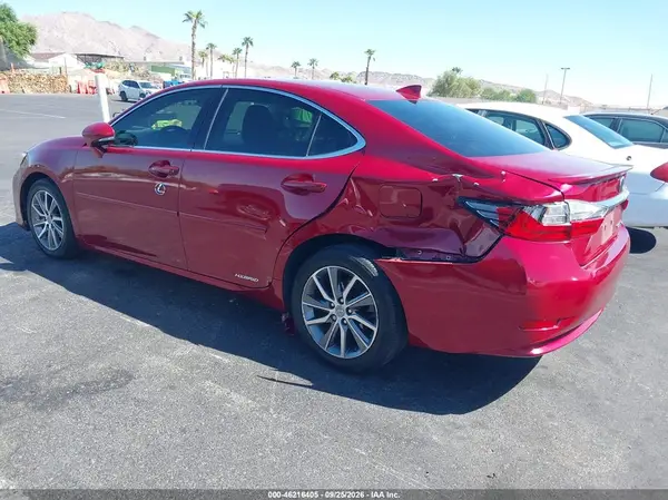 JTHBW1GG0G2115260 — 2016 Lexus ES 300H, фото 3 с аукциона IAAI, Задняя часть слева